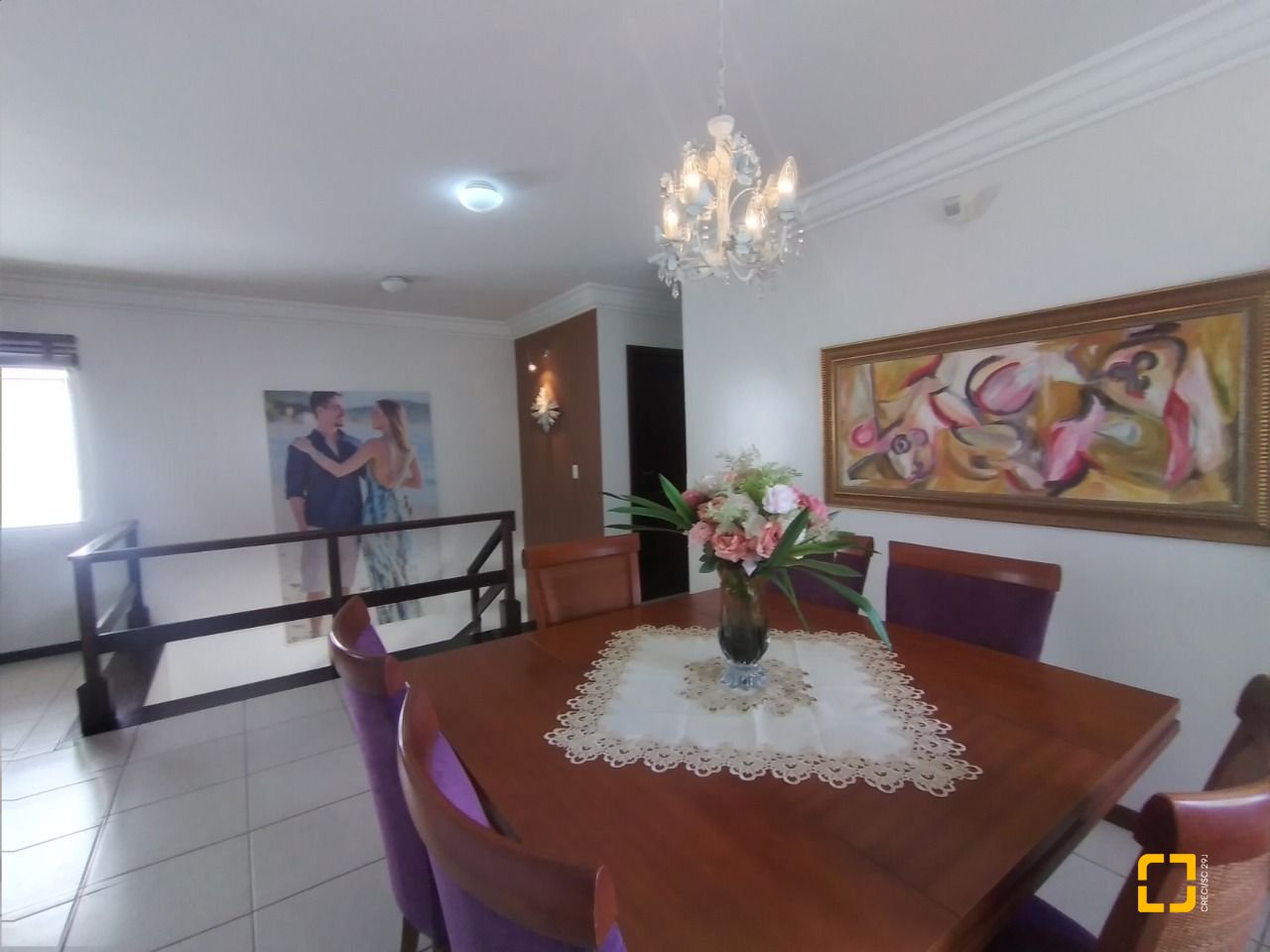 Casa com 270m², 4 quartos (sendo 4 suítes), 2 garagens, no bairro Coqueiros em Florianópolis