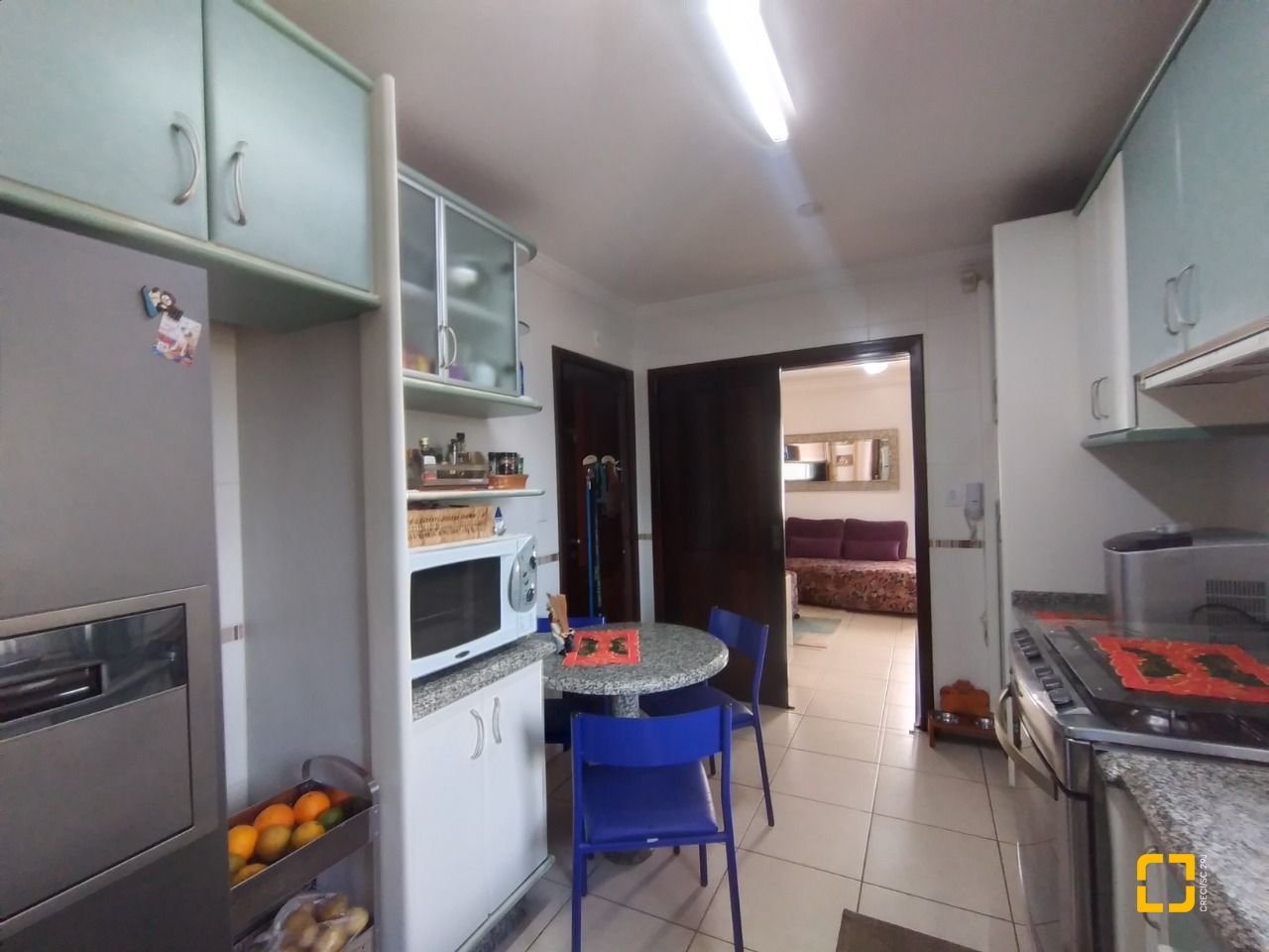 Casa com 270m², 4 quartos (sendo 4 suítes), 2 garagens, no bairro Coqueiros em Florianópolis
