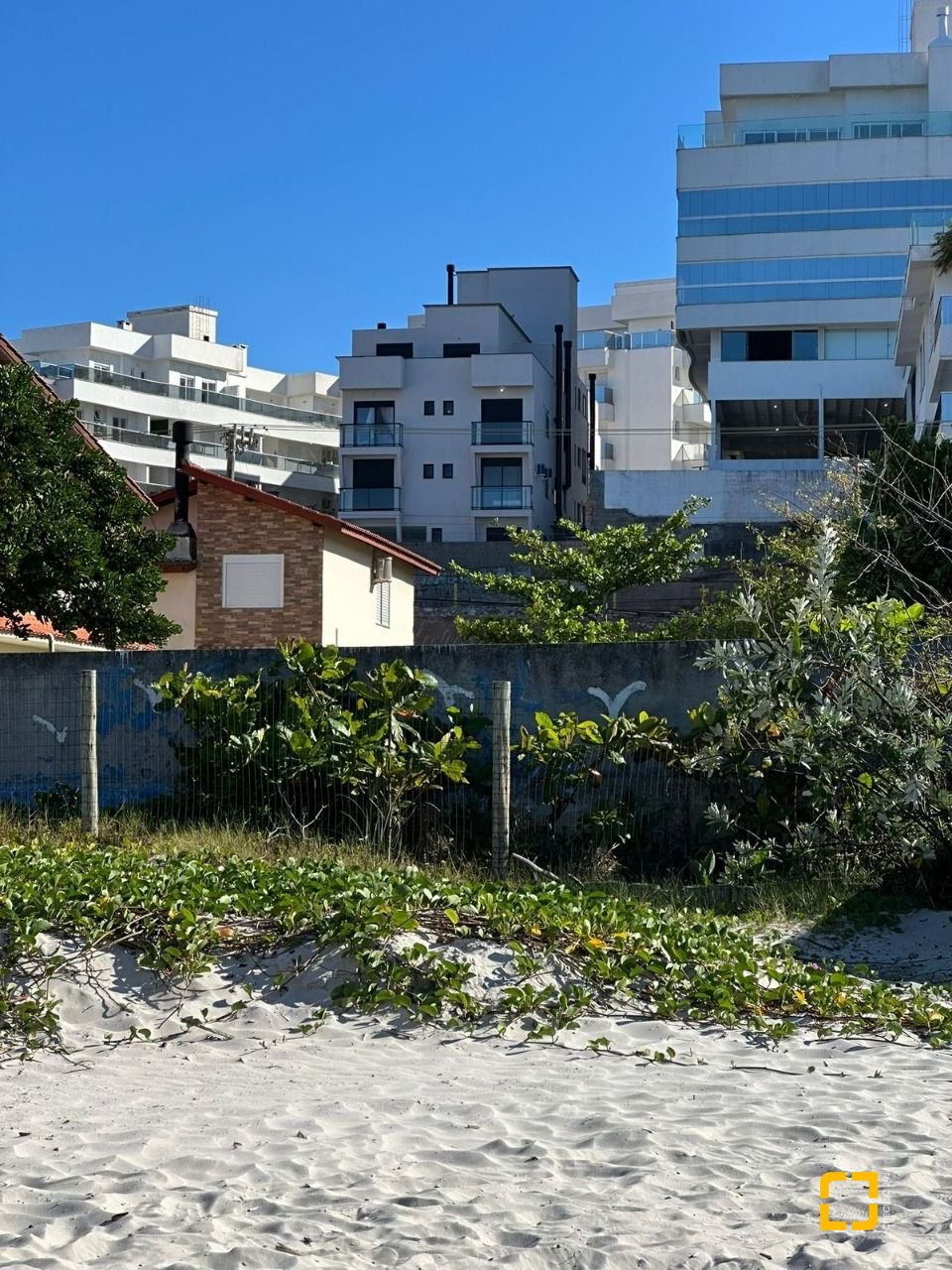Apartamento com 53m², 3 quartos (sendo 1 suíte), 1 garagem, no bairro Ingleses em Florianópolis