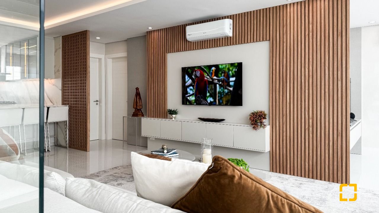 Cobertura com 244m², 4 quartos (sendo 3 suítes), 3 garagens, no bairro Agronômica em Florianópolis