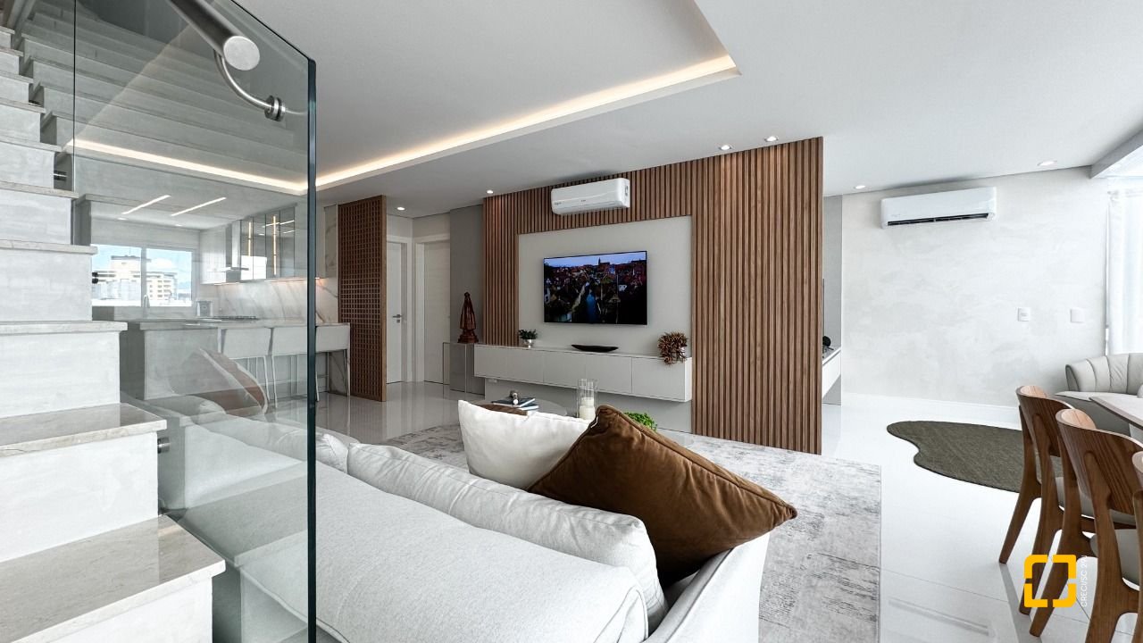 Cobertura com 244m², 4 quartos (sendo 3 suítes), 3 garagens, no bairro Agronômica em Florianópolis