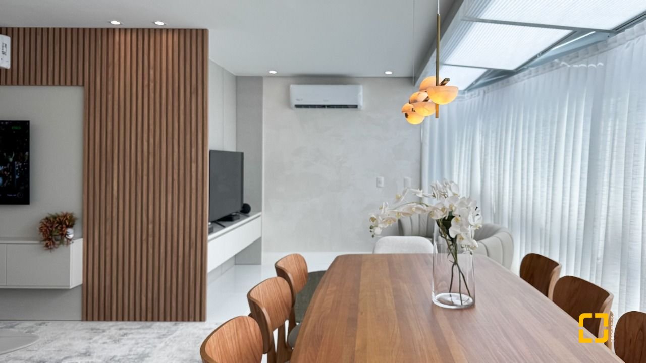 Cobertura com 244m², 4 quartos (sendo 3 suítes), 3 garagens, no bairro Agronômica em Florianópolis