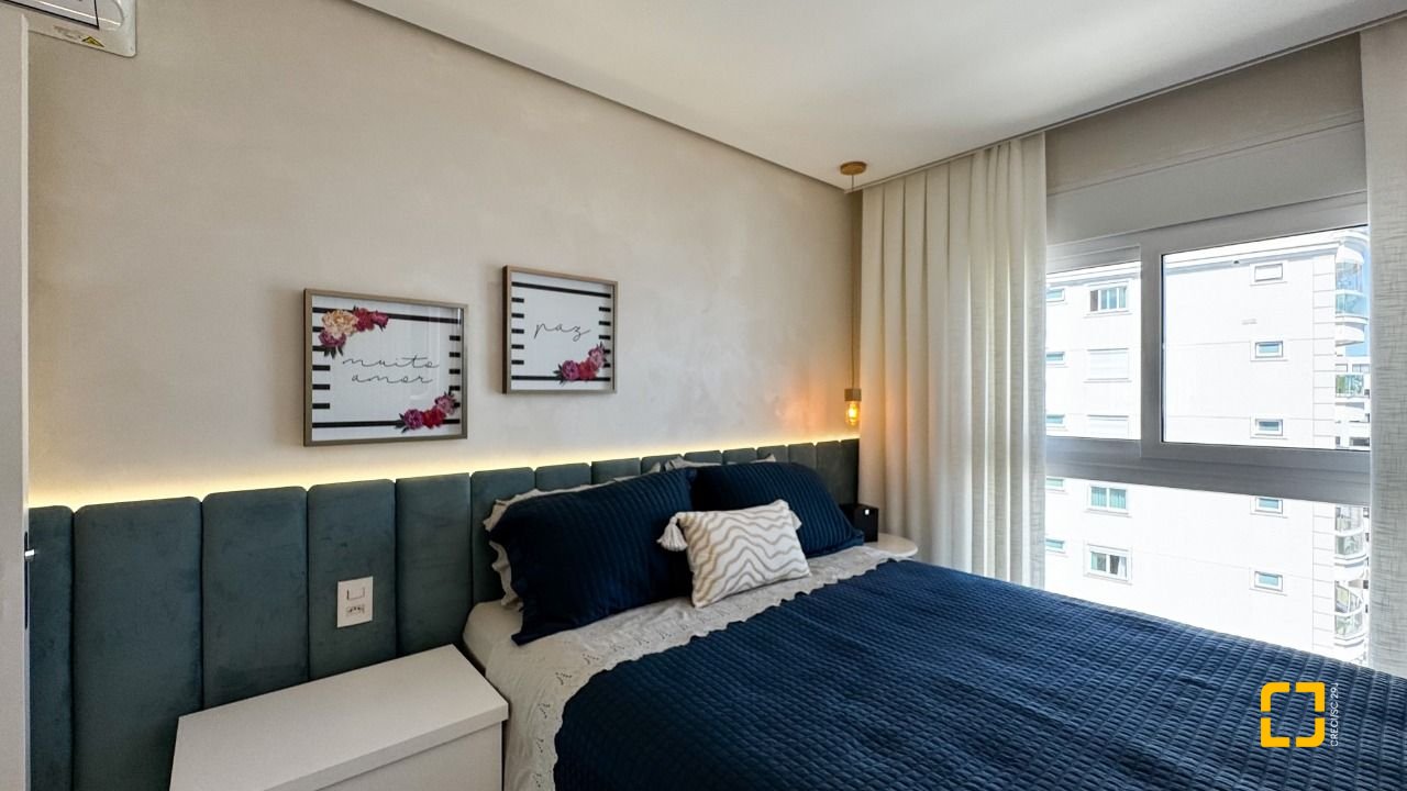 Cobertura com 244m², 4 quartos (sendo 3 suítes), 3 garagens, no bairro Agronômica em Florianópolis