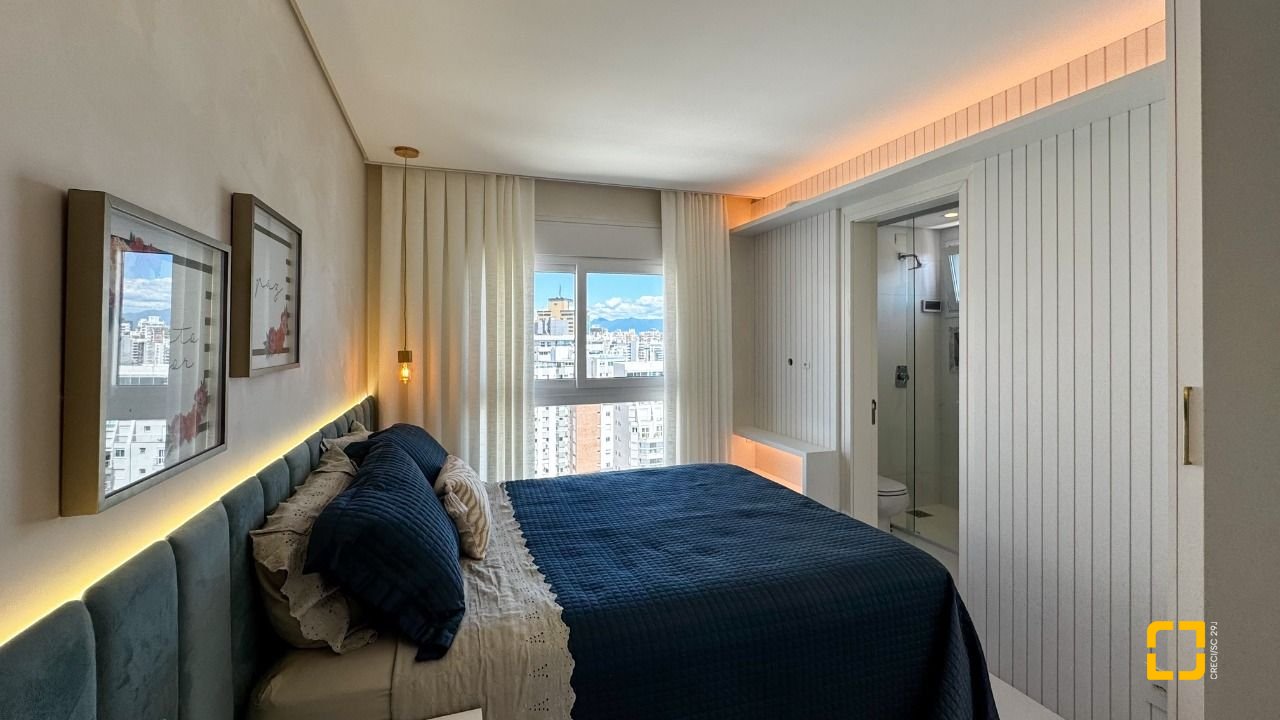 Cobertura com 244m², 4 quartos (sendo 3 suítes), 3 garagens, no bairro Agronômica em Florianópolis