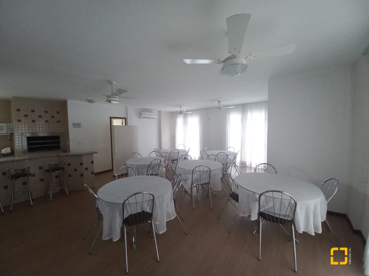Apartamento com 144m², 2 quartos (sendo 1 suíte), 1 garagem, no bairro Campinas em São José