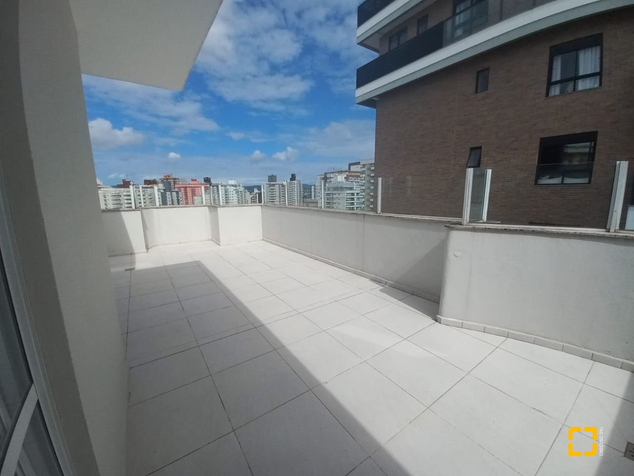 Apartamento com 144m², 2 quartos (sendo 1 suíte), 1 garagem, no bairro Campinas em São José