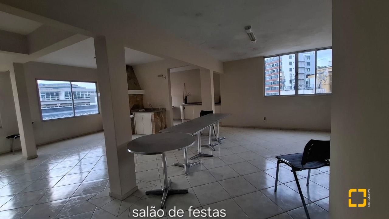 Apartamento com 87m², 3 quartos (sendo 1 suíte), 1 garagem, no bairro Centro em Florianópolis