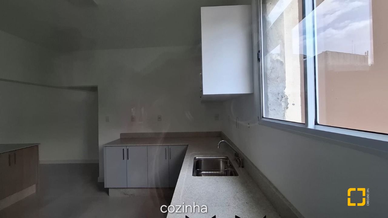 Apartamento com 87m², 3 quartos (sendo 1 suíte), 1 garagem, no bairro Centro em Florianópolis