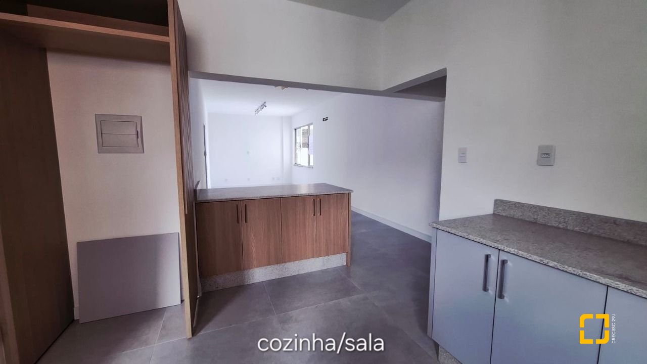 Apartamento com 87m², 3 quartos (sendo 1 suíte), 1 garagem, no bairro Centro em Florianópolis