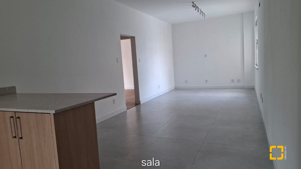 Apartamento com 87m², 3 quartos (sendo 1 suíte), 1 garagem, no bairro Centro em Florianópolis