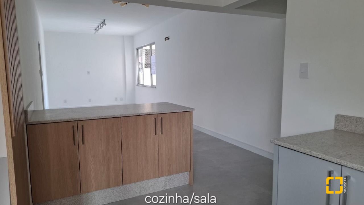 Apartamento com 87m², 3 quartos (sendo 1 suíte), 1 garagem, no bairro Centro em Florianópolis