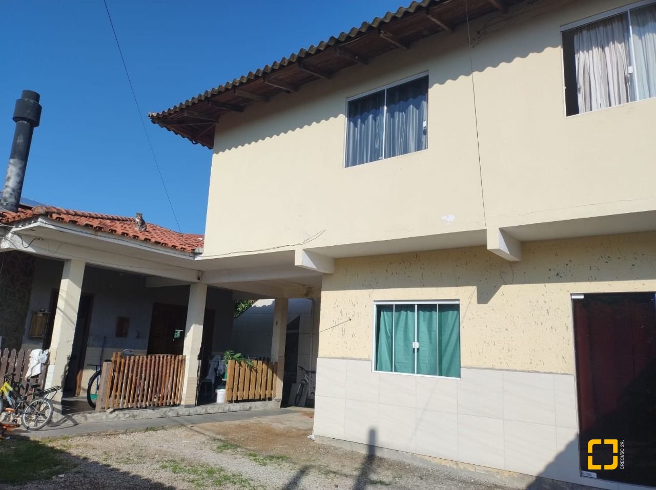 Hotel com 222m², 8 quartos, 5 garagens, no bairro Vargem do Bom Jesus em Florianópolis
