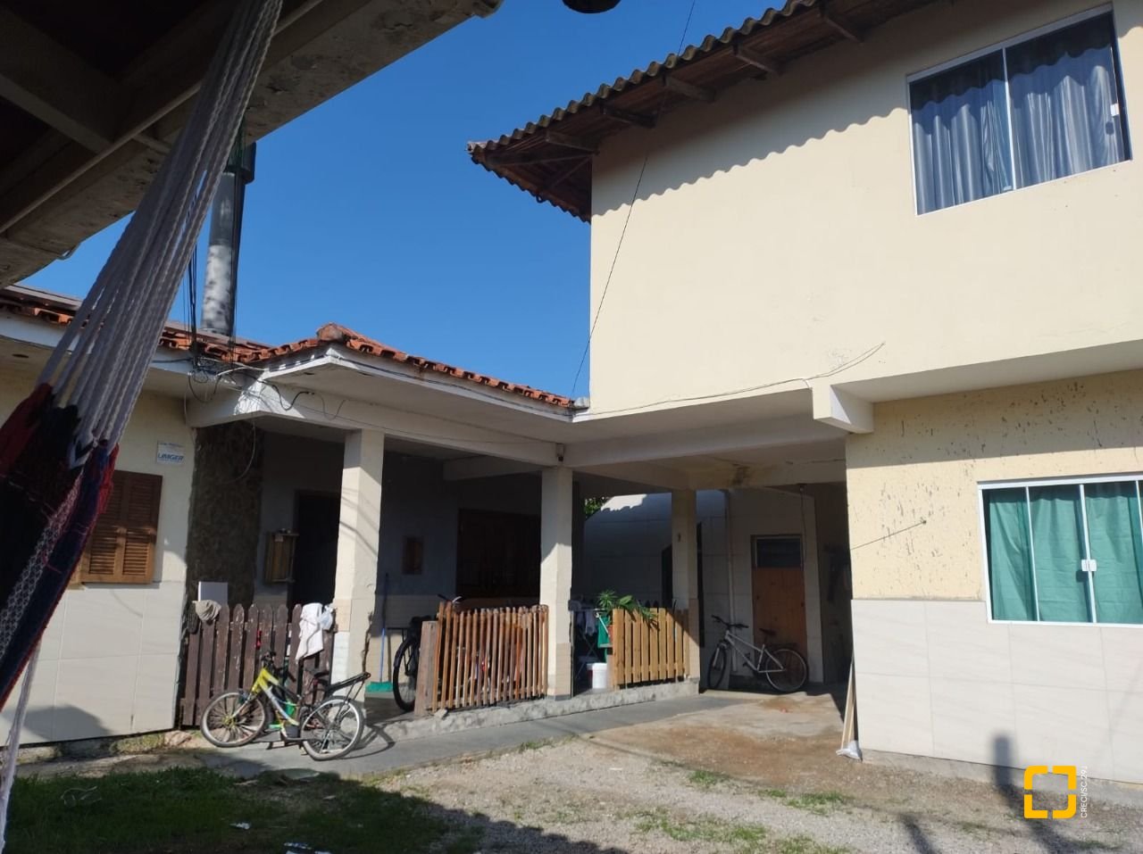 Hotel com 222m², 8 quartos, 5 garagens, no bairro Vargem do Bom Jesus em Florianópolis
