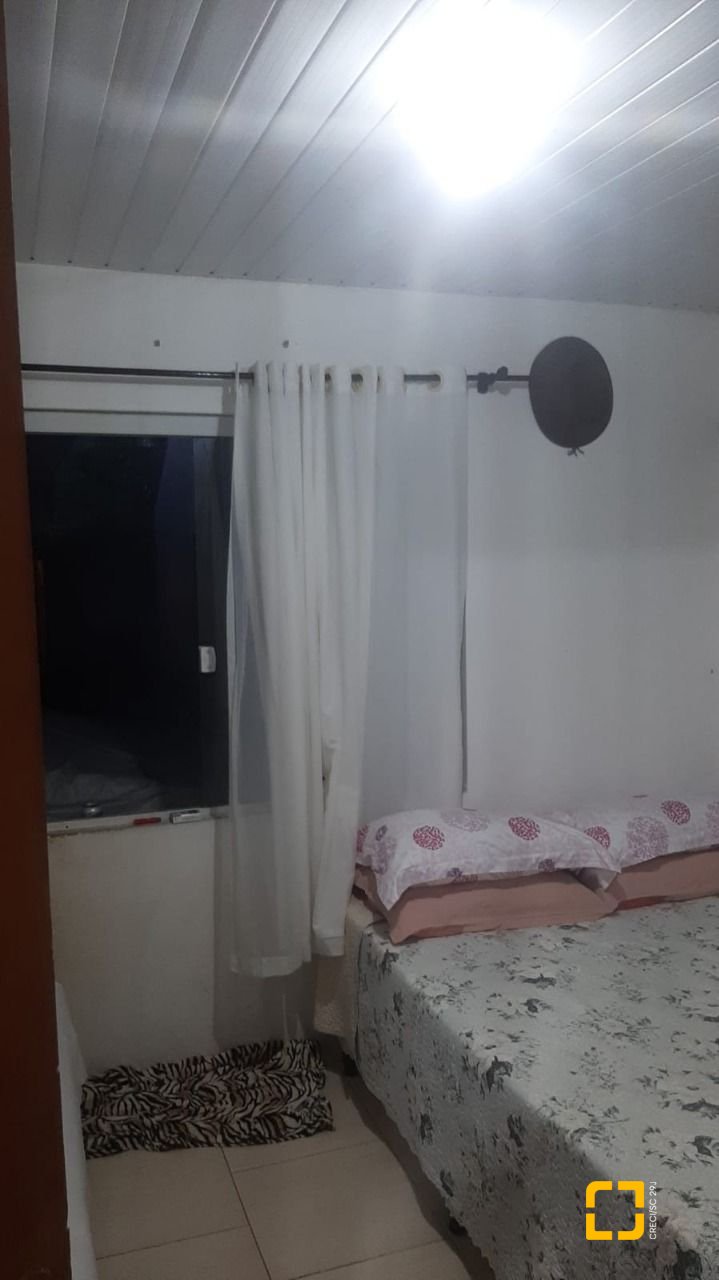 Hotel com 222m², 8 quartos, 5 garagens, no bairro Vargem do Bom Jesus em Florianópolis