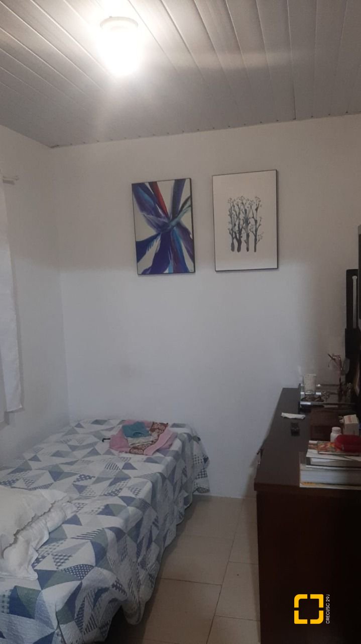 Hotel com 222m², 8 quartos, 5 garagens, no bairro Vargem do Bom Jesus em Florianópolis