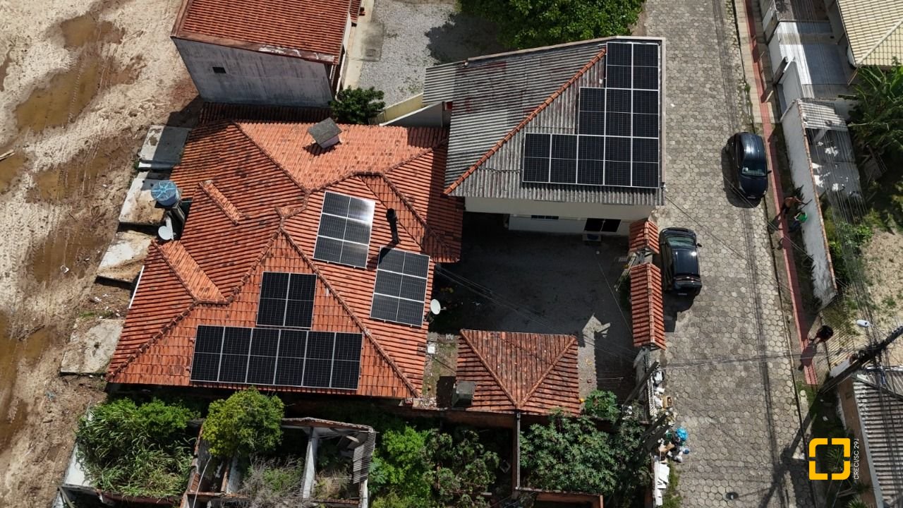 Hotel com 222m², 8 quartos, 5 garagens, no bairro Vargem do Bom Jesus em Florianópolis