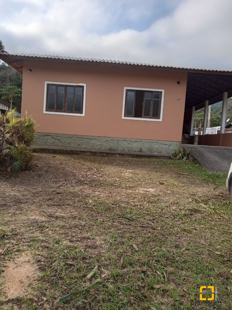 Casa com 100m², 3 quartos, 5 garagens, no bairro Ratones em Florianópolis