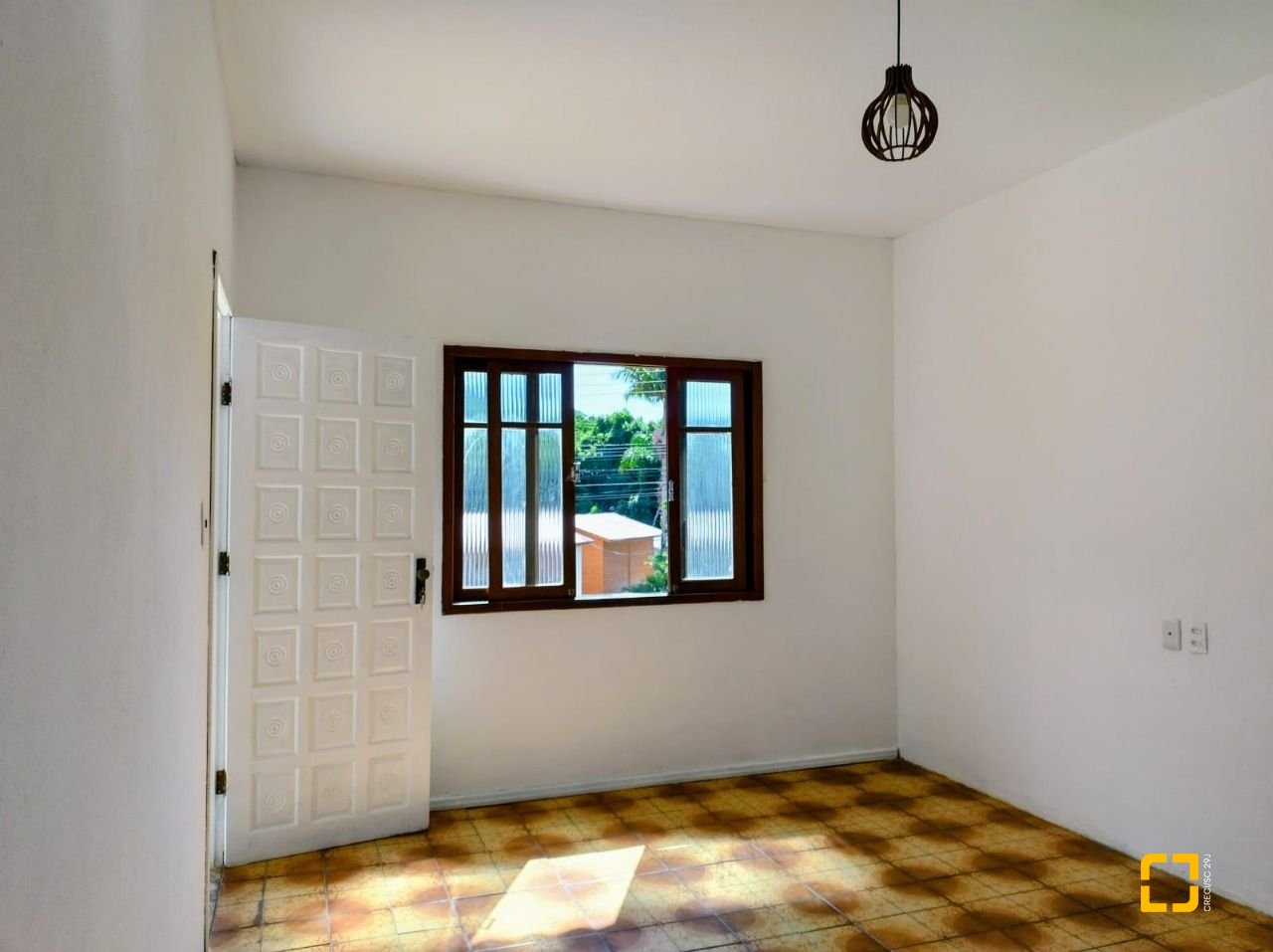 Casa com 100m², 3 quartos, 5 garagens, no bairro Ratones em Florianópolis