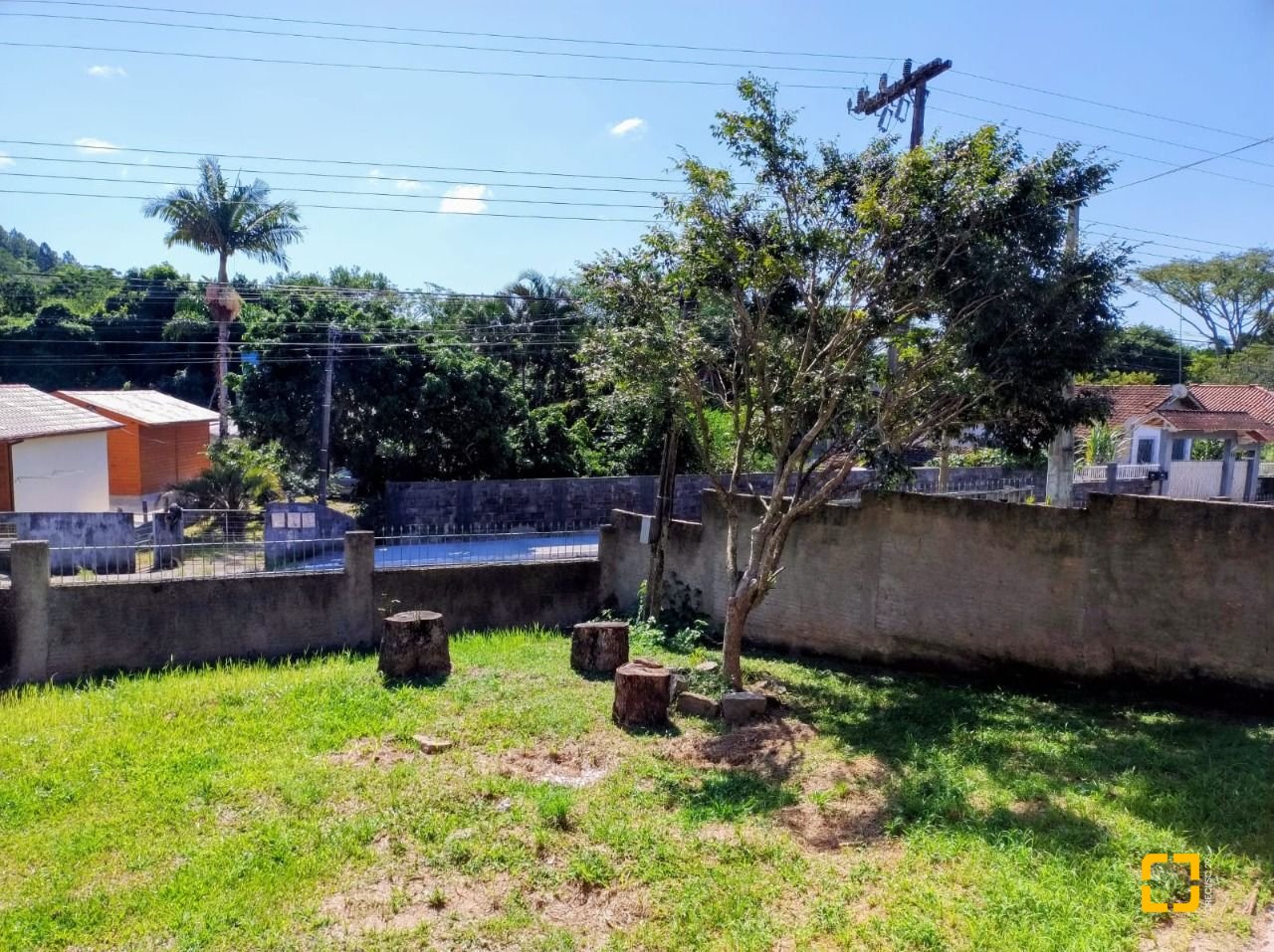 Casa com 100m², 3 quartos, 5 garagens, no bairro Ratones em Florianópolis