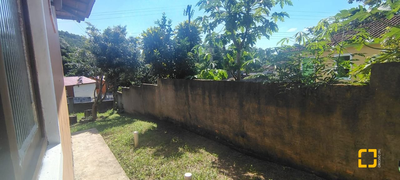 Casa com 100m², 3 quartos, 5 garagens, no bairro Ratones em Florianópolis