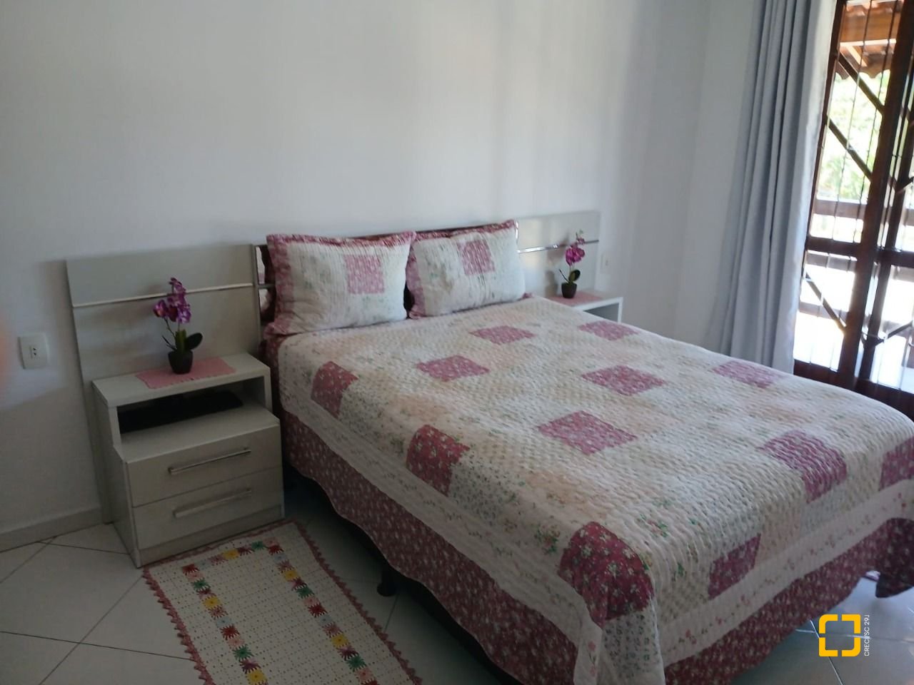 Casa com 192m², 3 quartos (sendo 1 suíte), 2 garagens, no bairro Forquilinha em São José