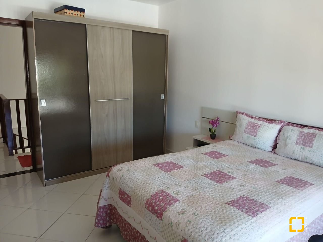 Casa com 192m², 3 quartos (sendo 1 suíte), 2 garagens, no bairro Forquilinha em São José