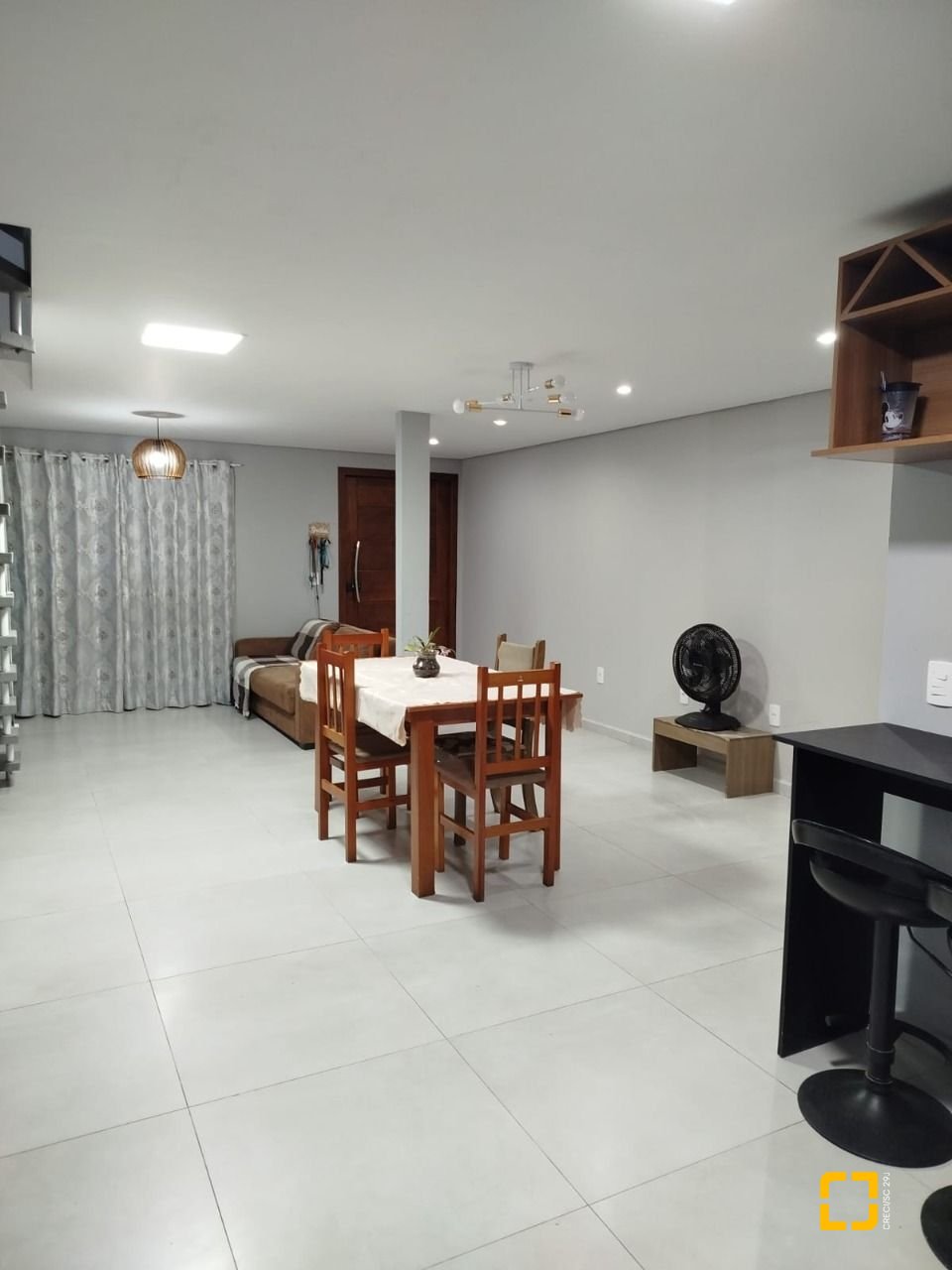 Casa com 114m², 4 quartos (sendo 1 suíte), 1 garagem, no bairro Campeche em Florianópolis