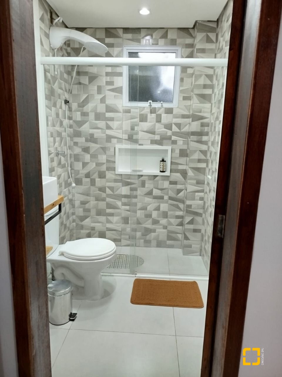 Casa com 114m², 4 quartos (sendo 1 suíte), 1 garagem, no bairro Campeche em Florianópolis