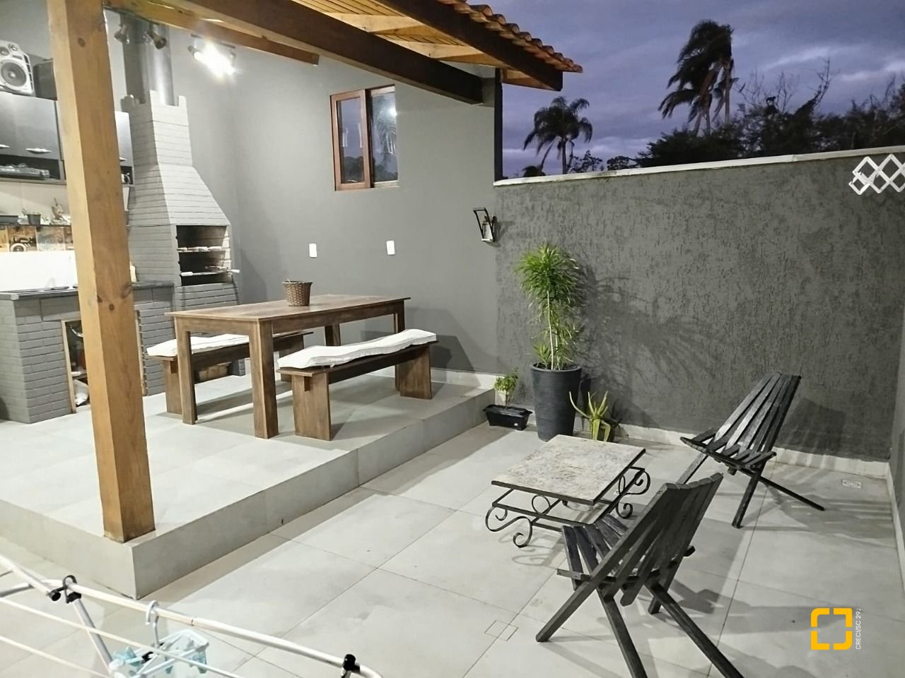 Casa com 114m², 4 quartos (sendo 1 suíte), 1 garagem, no bairro Campeche em Florianópolis