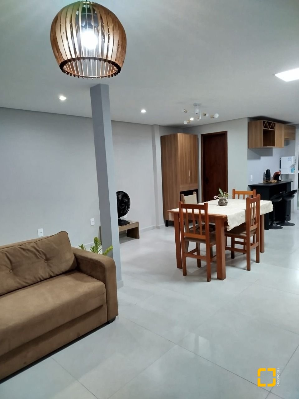 Casa com 114m², 4 quartos (sendo 1 suíte), 1 garagem, no bairro Campeche em Florianópolis