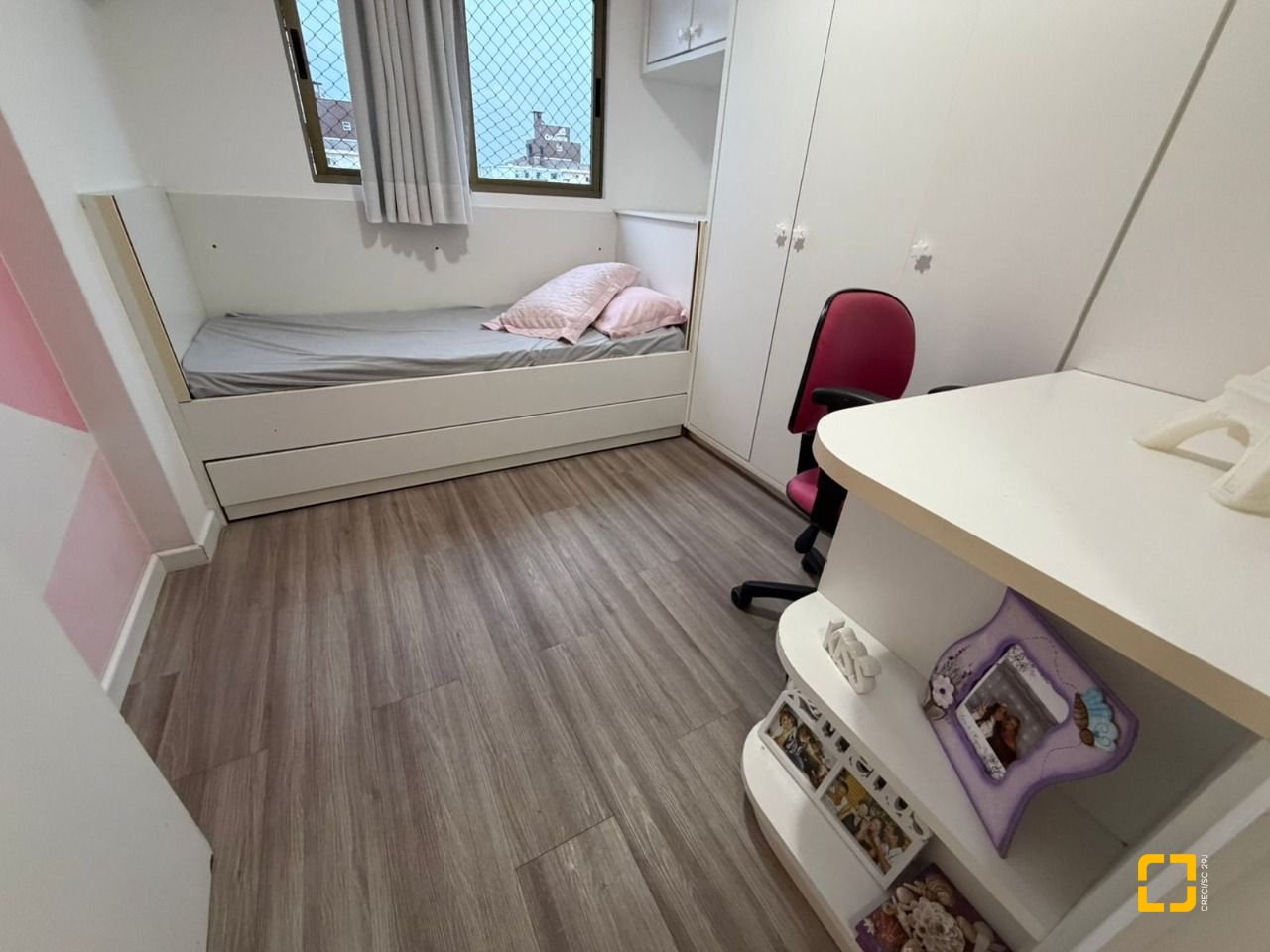 Apartamento com 83m², 4 quartos (sendo 1 suíte), 1 garagem, no bairro Estreito em Florianópolis