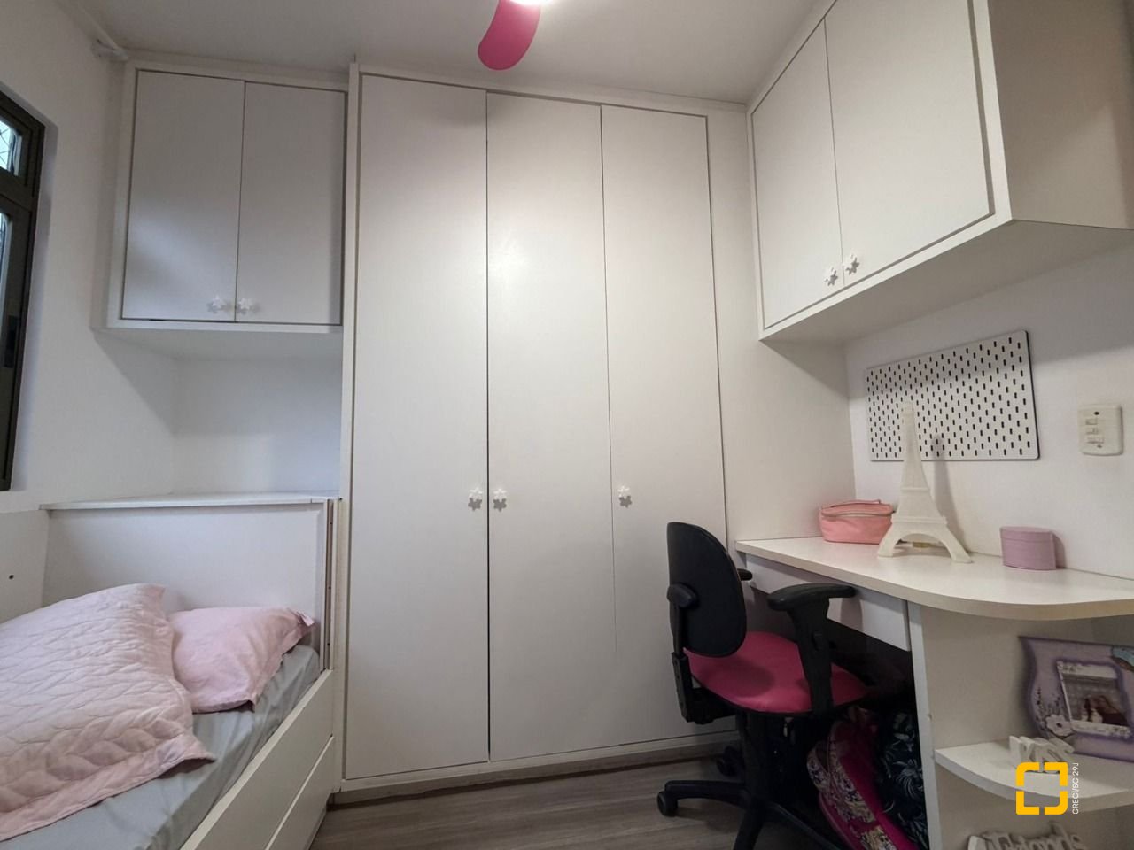 Apartamento com 83m², 4 quartos (sendo 1 suíte), 1 garagem, no bairro Estreito em Florianópolis