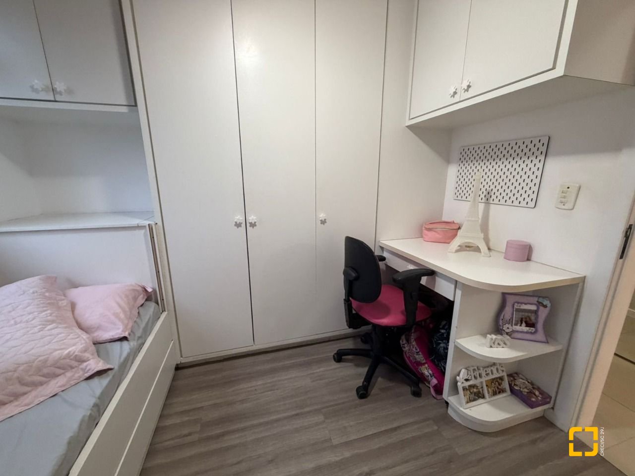 Apartamento com 83m², 4 quartos (sendo 1 suíte), 1 garagem, no bairro Estreito em Florianópolis
