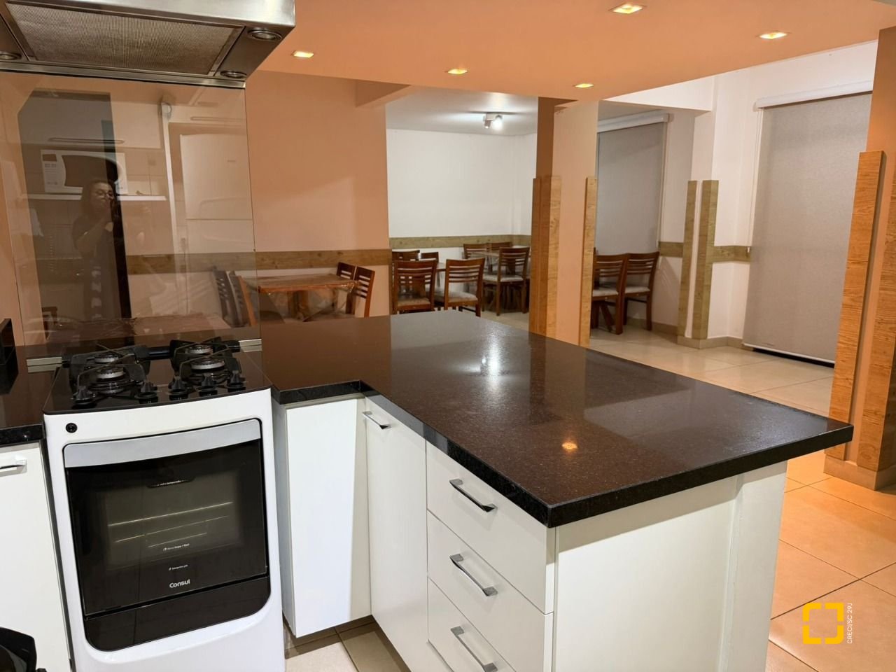 Apartamento com 83m², 4 quartos (sendo 1 suíte), 1 garagem, no bairro Estreito em Florianópolis