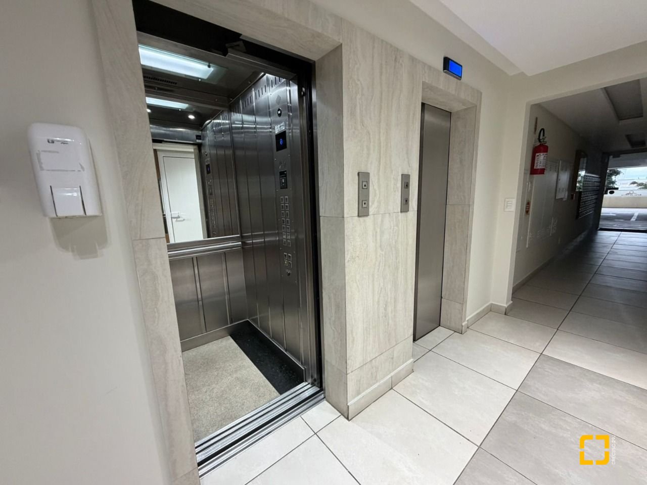 Apartamento com 83m², 4 quartos (sendo 1 suíte), 1 garagem, no bairro Estreito em Florianópolis