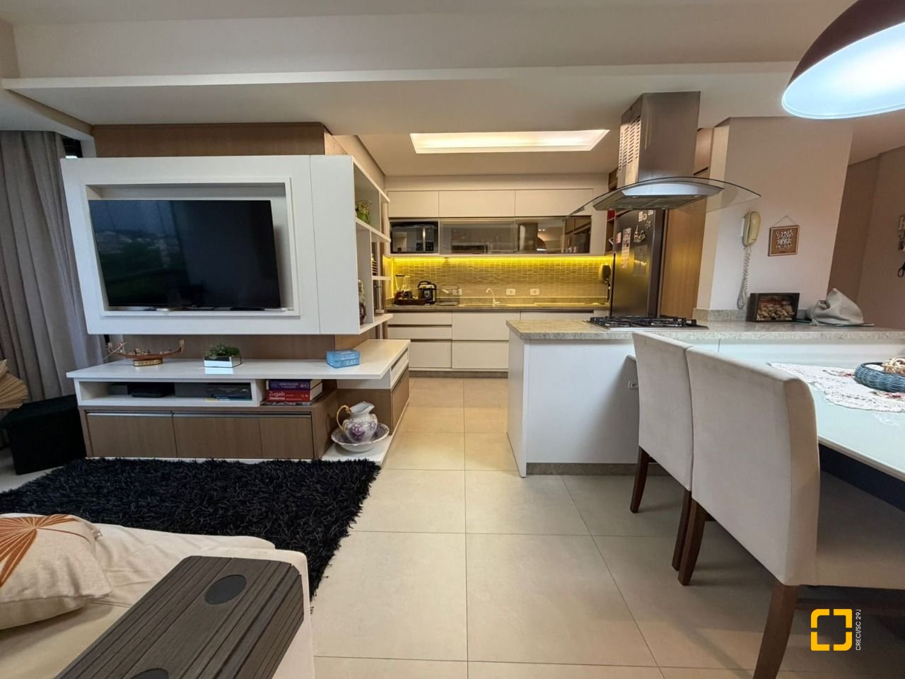 Apartamento com 83m², 4 quartos (sendo 1 suíte), 1 garagem, no bairro Estreito em Florianópolis