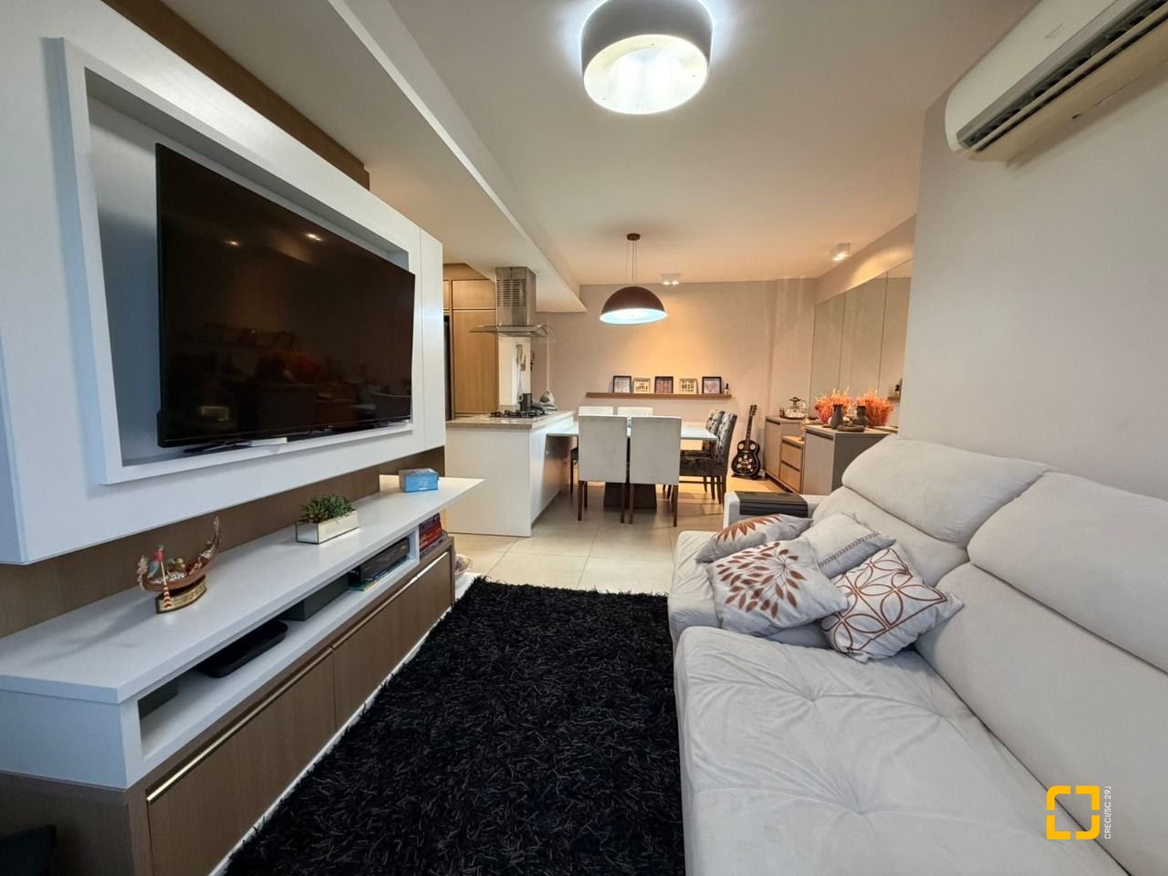 Apartamento com 83m², 4 quartos (sendo 1 suíte), 1 garagem, no bairro Estreito em Florianópolis