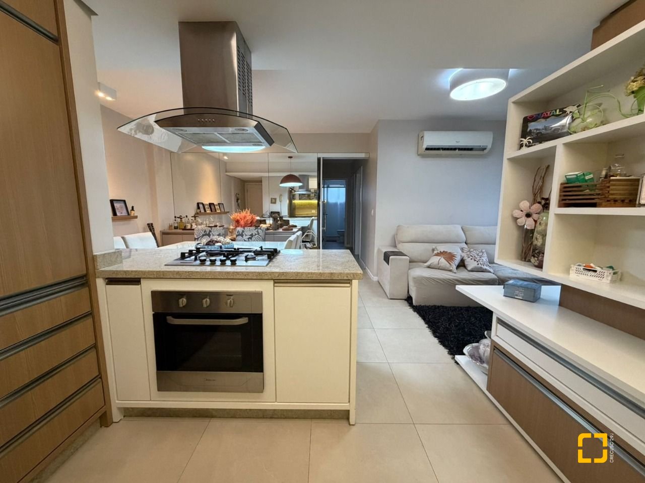 Apartamento com 83m², 4 quartos (sendo 1 suíte), 1 garagem, no bairro Estreito em Florianópolis