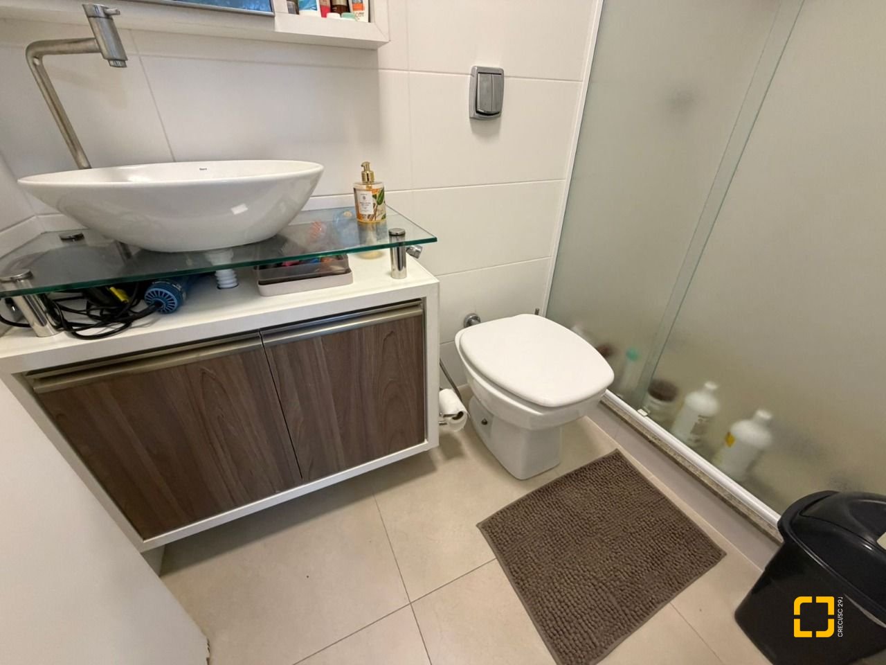 Apartamento com 83m², 4 quartos (sendo 1 suíte), 1 garagem, no bairro Estreito em Florianópolis