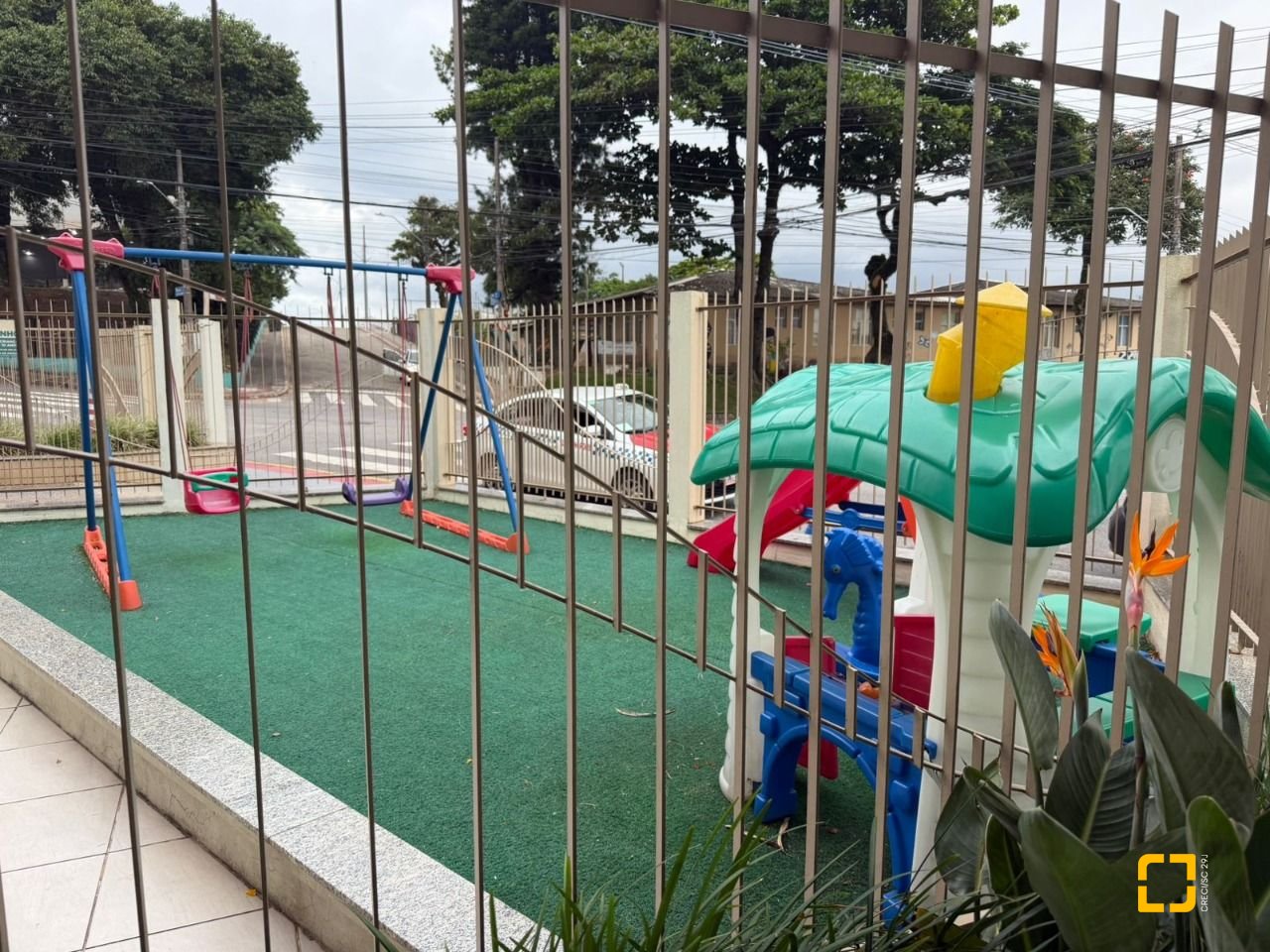Apartamento com 83m², 4 quartos (sendo 1 suíte), 1 garagem, no bairro Estreito em Florianópolis