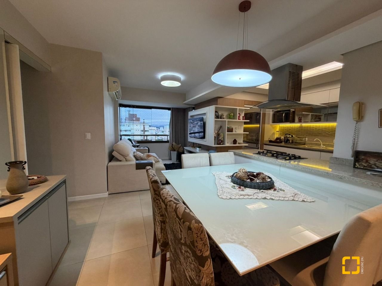 Apartamento com 83m², 4 quartos (sendo 1 suíte), 1 garagem, no bairro Estreito em Florianópolis