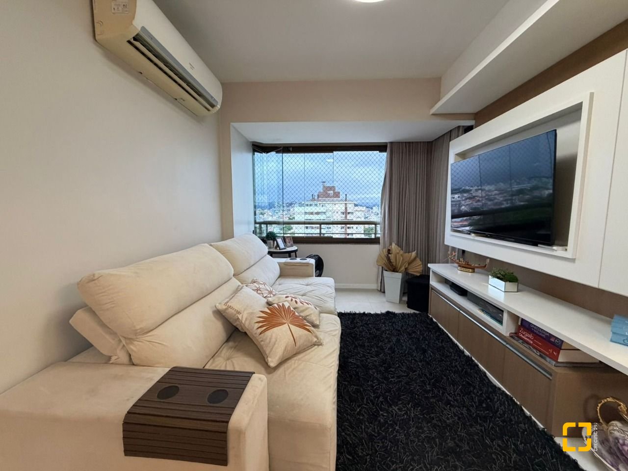 Apartamento com 83m², 4 quartos (sendo 1 suíte), 1 garagem, no bairro Estreito em Florianópolis