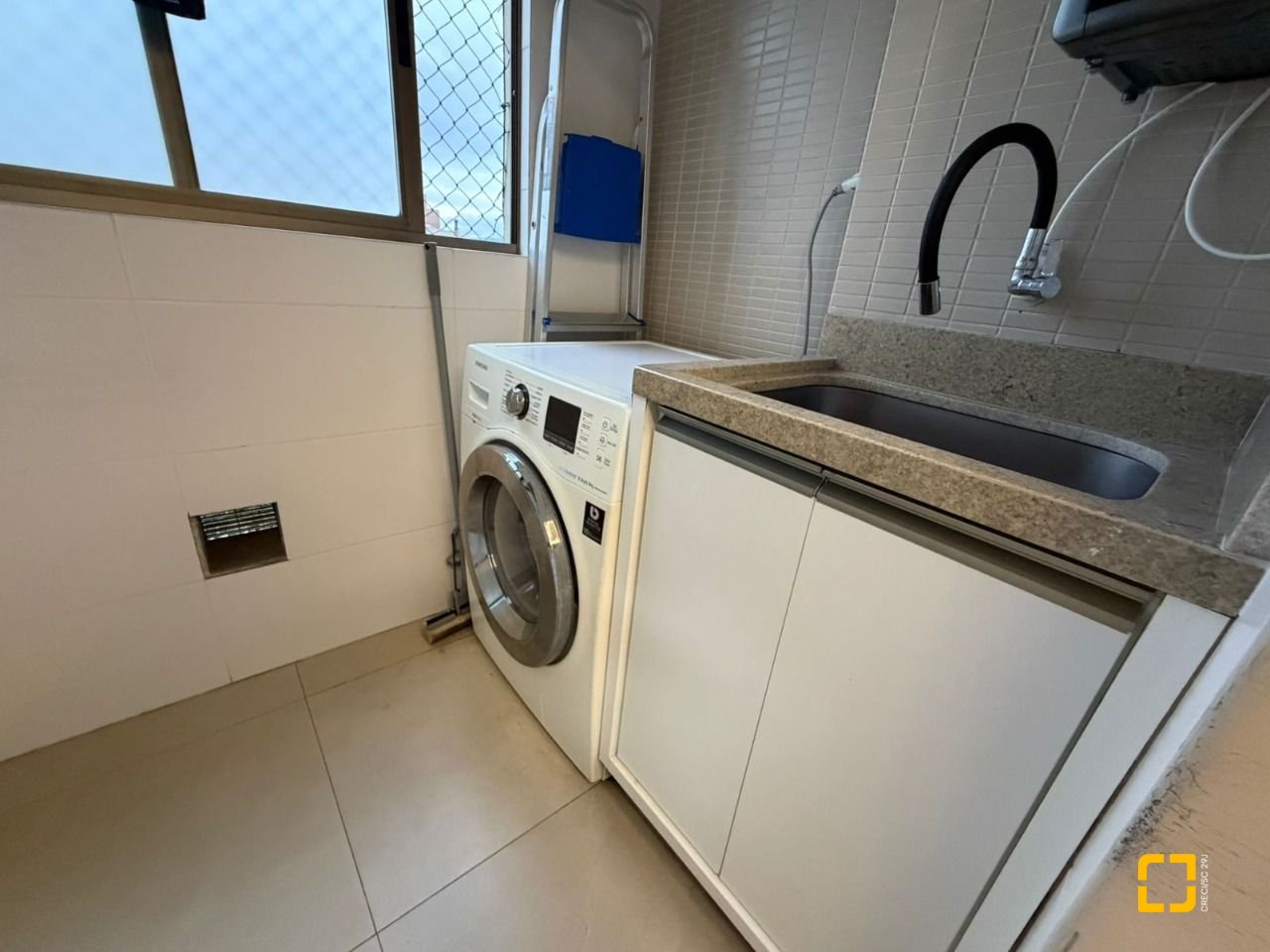 Apartamento com 83m², 4 quartos (sendo 1 suíte), 1 garagem, no bairro Estreito em Florianópolis