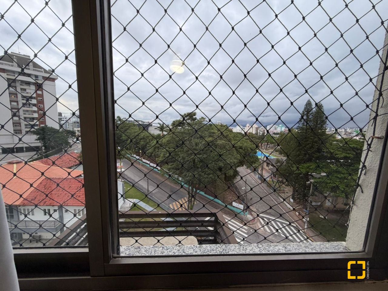 Apartamento com 83m², 4 quartos (sendo 1 suíte), 1 garagem, no bairro Estreito em Florianópolis