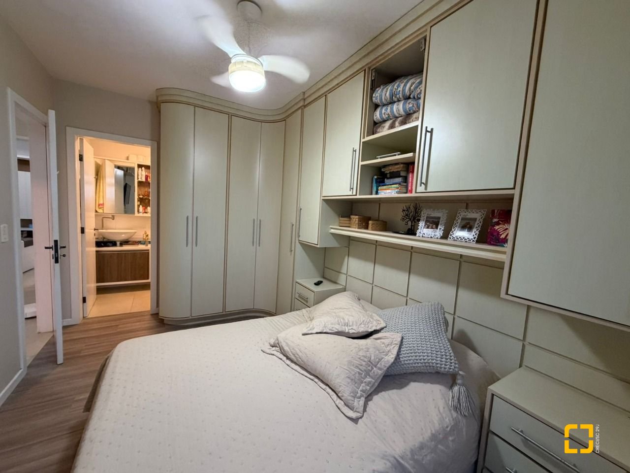 Apartamento com 83m², 4 quartos (sendo 1 suíte), 1 garagem, no bairro Estreito em Florianópolis