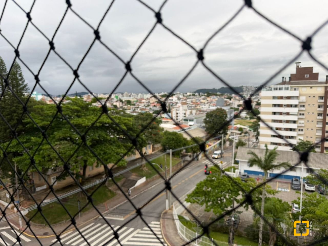 Apartamento com 83m², 4 quartos (sendo 1 suíte), 1 garagem, no bairro Estreito em Florianópolis