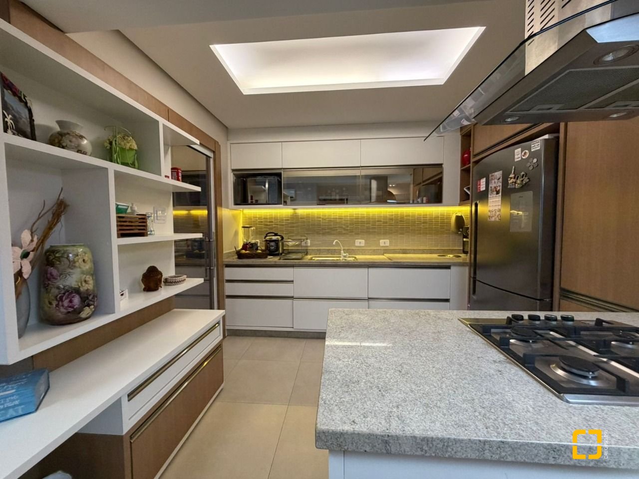 Apartamento com 83m², 4 quartos (sendo 1 suíte), 1 garagem, no bairro Estreito em Florianópolis