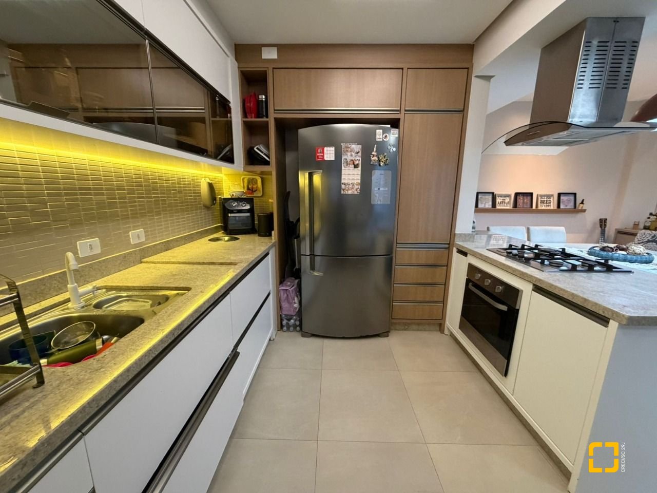 Apartamento com 83m², 4 quartos (sendo 1 suíte), 1 garagem, no bairro Estreito em Florianópolis