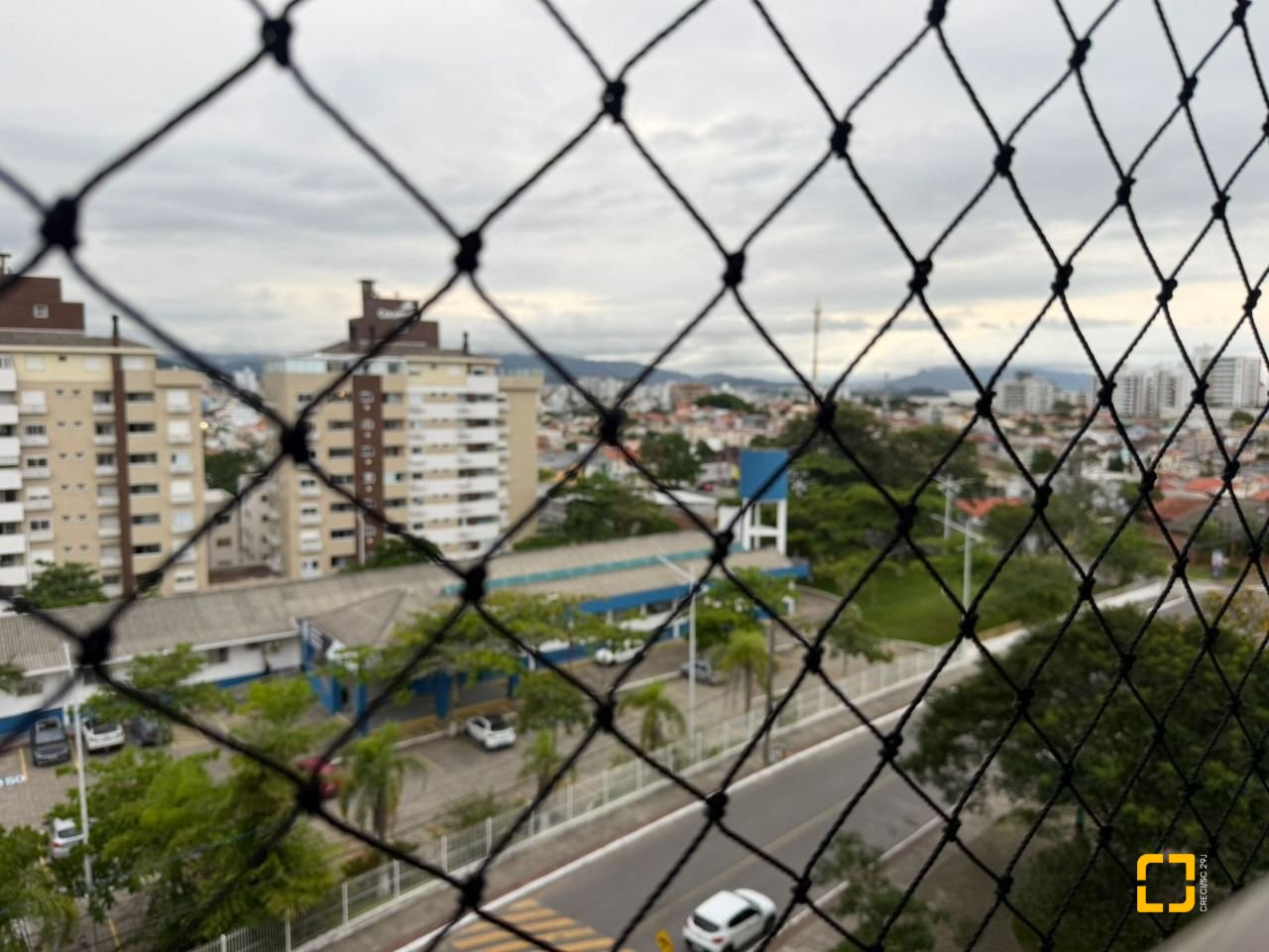 Apartamento com 83m², 4 quartos (sendo 1 suíte), 1 garagem, no bairro Estreito em Florianópolis