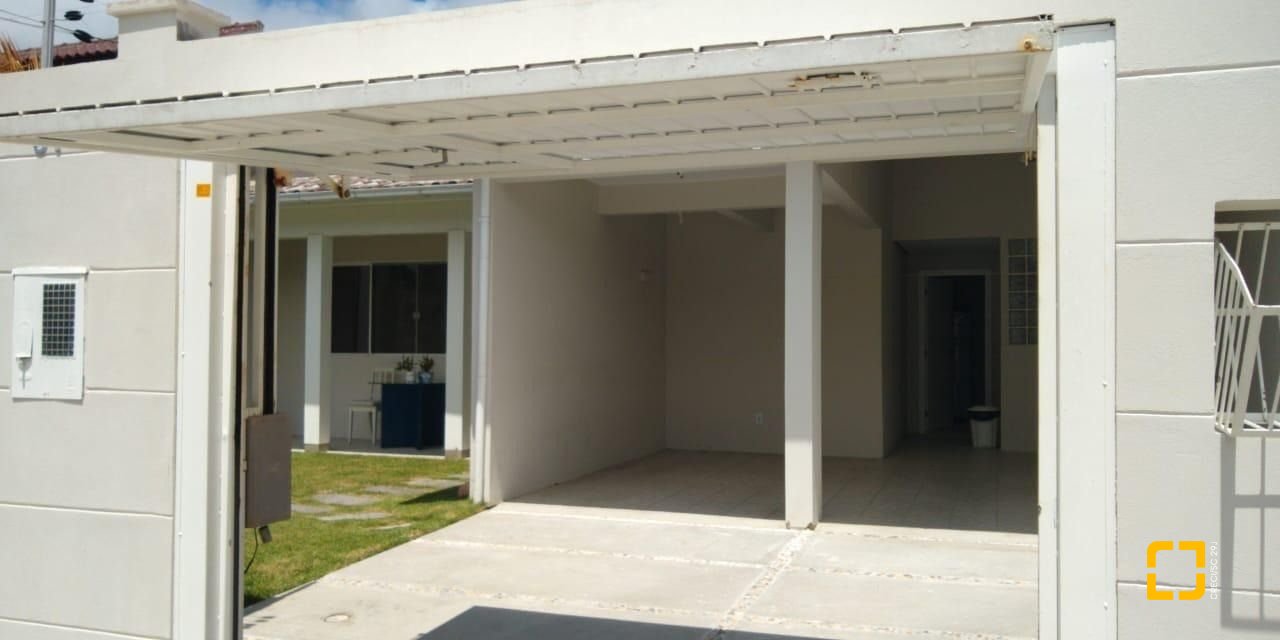 Casa com 170m², 4 quartos (sendo 1 suíte), 2 garagens, no bairro Itacorubi em Florianópolis